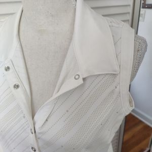 Tail embellished golf shirt